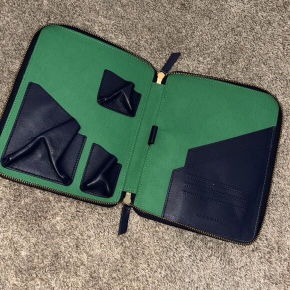 NWOT Mark & Graham Essential Tech Folio small - Picture 1 of 3